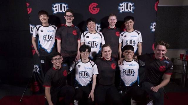 在同样的足 在同样的足