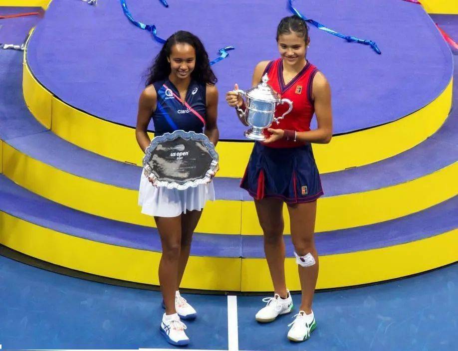 阿密站的冠 阿密站的冠